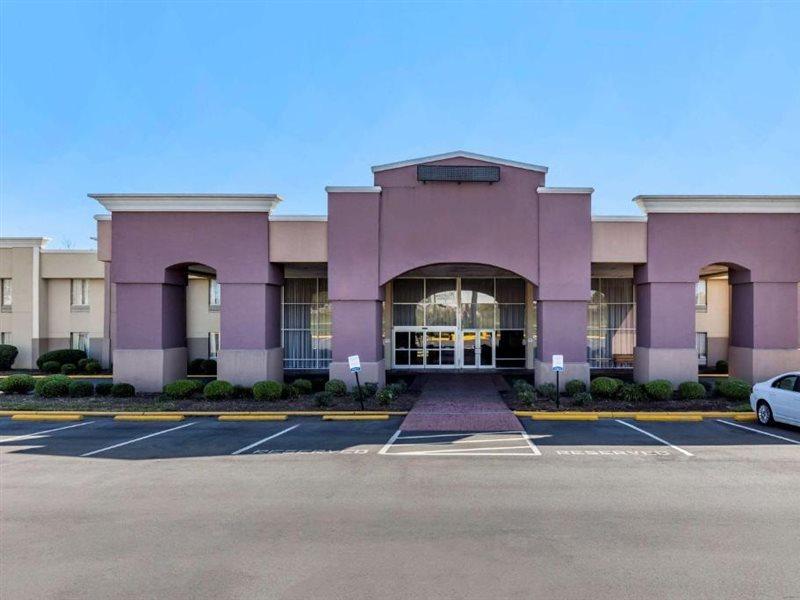 Quality Inn & Suites - Greensboro-High Point Экстерьер фото