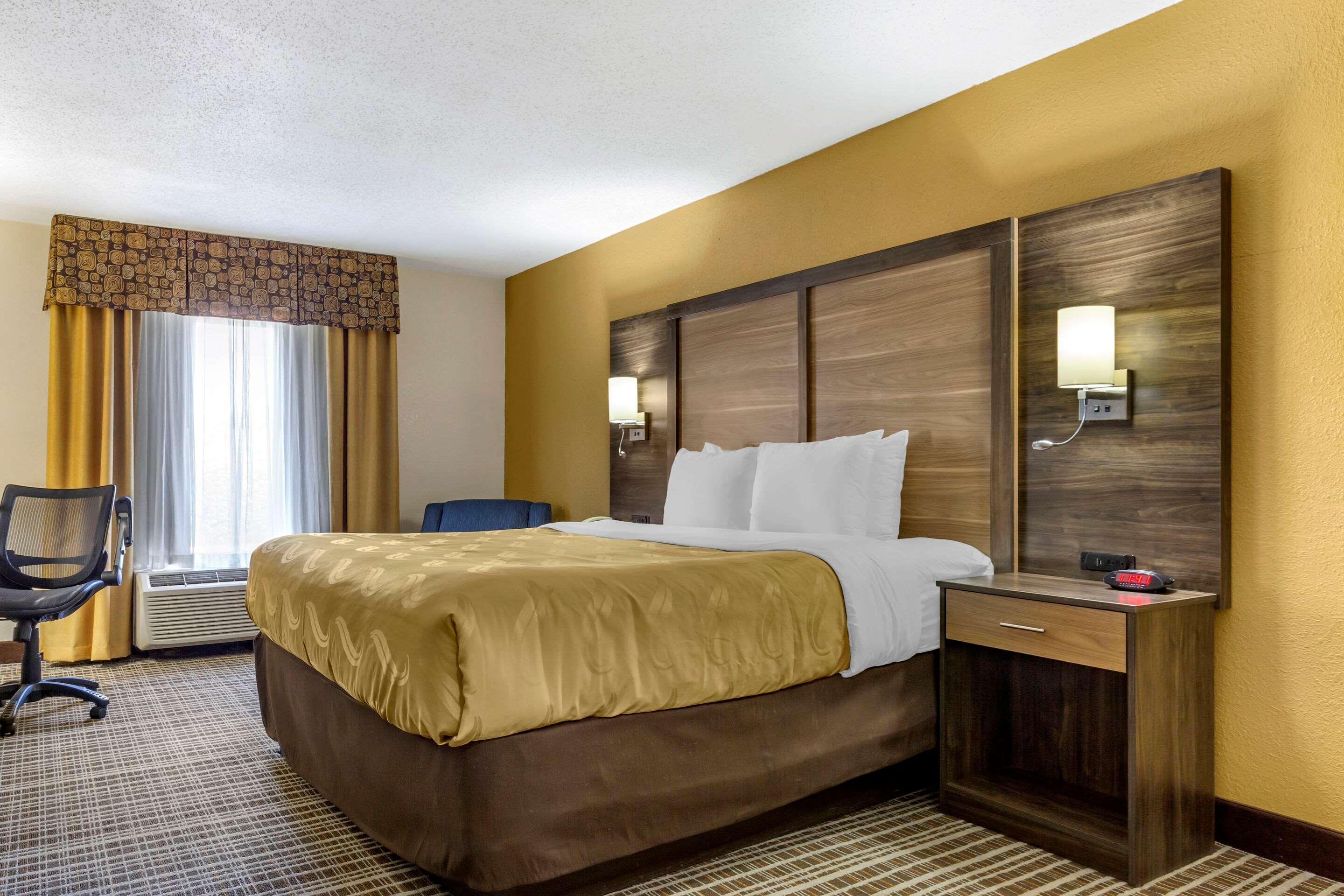 Quality Inn & Suites - Greensboro-High Point Экстерьер фото