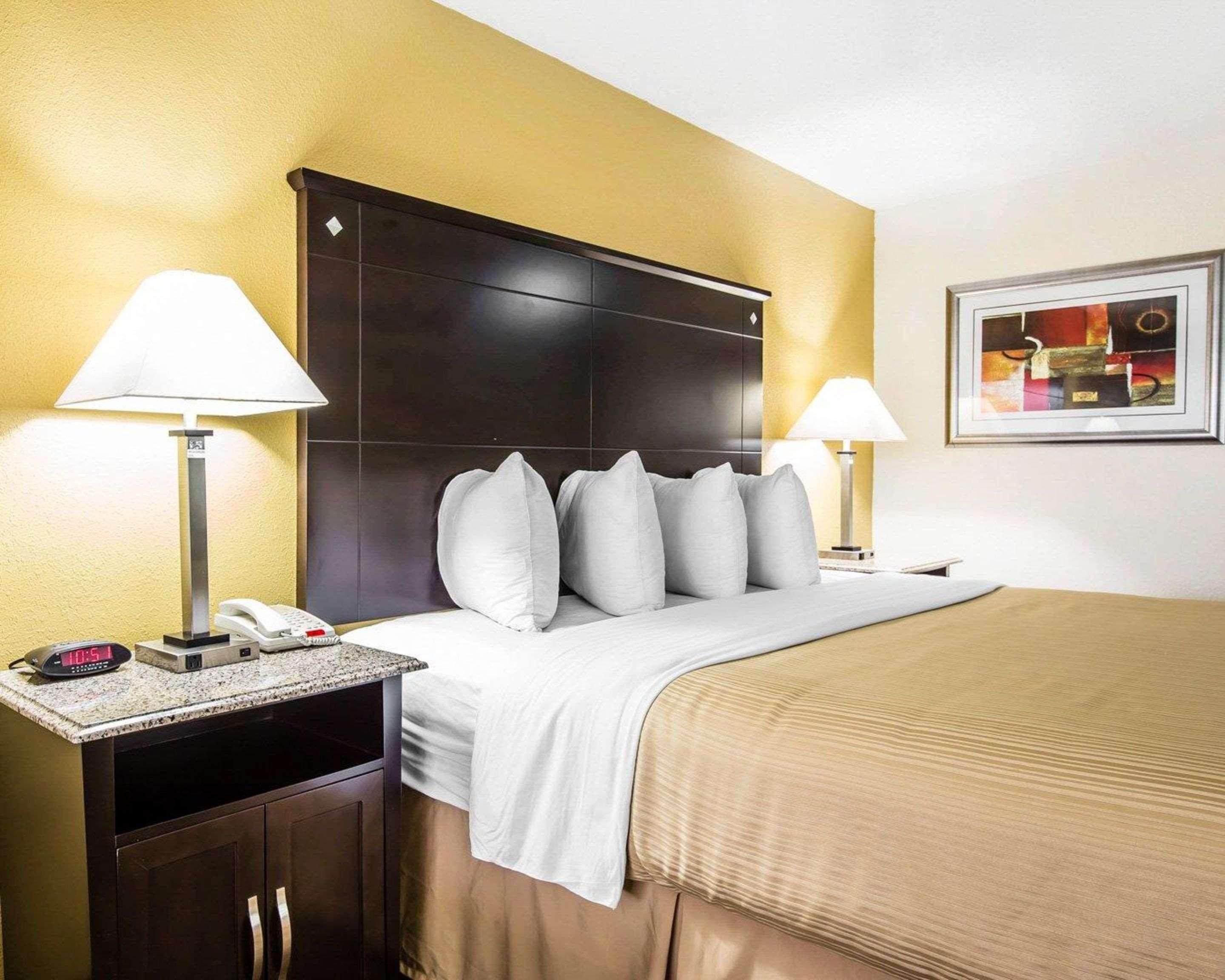 Quality Inn & Suites - Greensboro-High Point Экстерьер фото