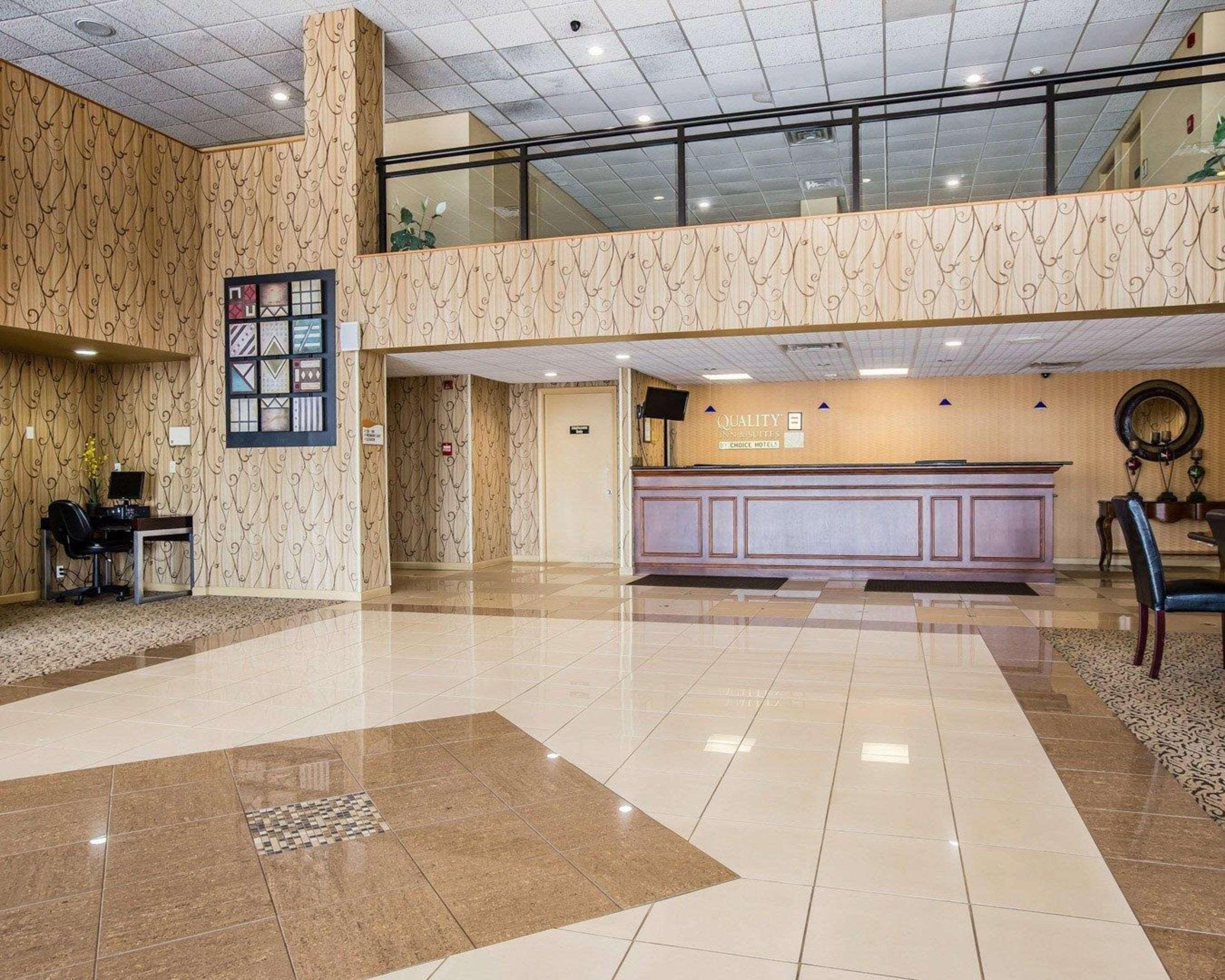 Quality Inn & Suites - Greensboro-High Point Экстерьер фото