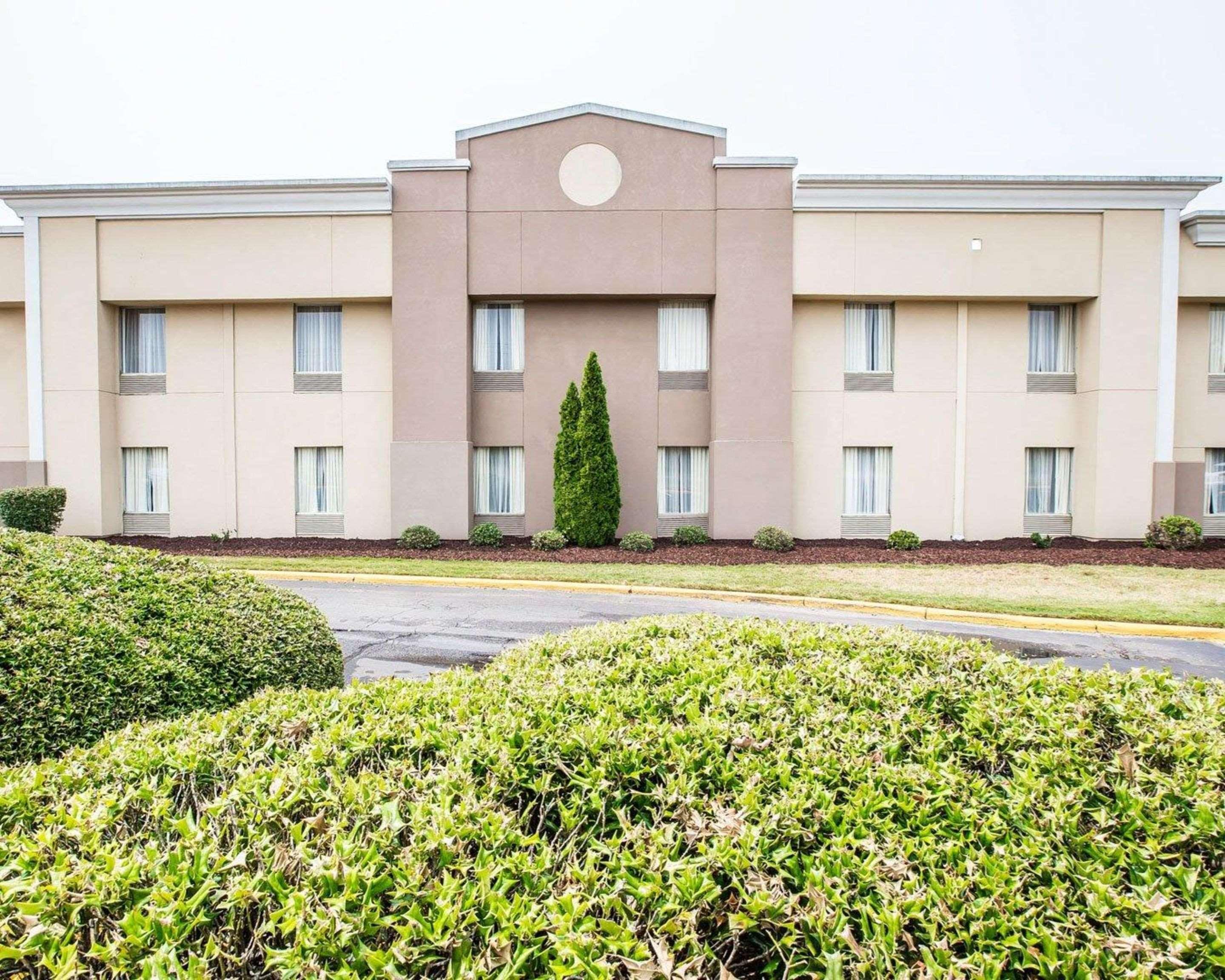 Quality Inn & Suites - Greensboro-High Point Экстерьер фото