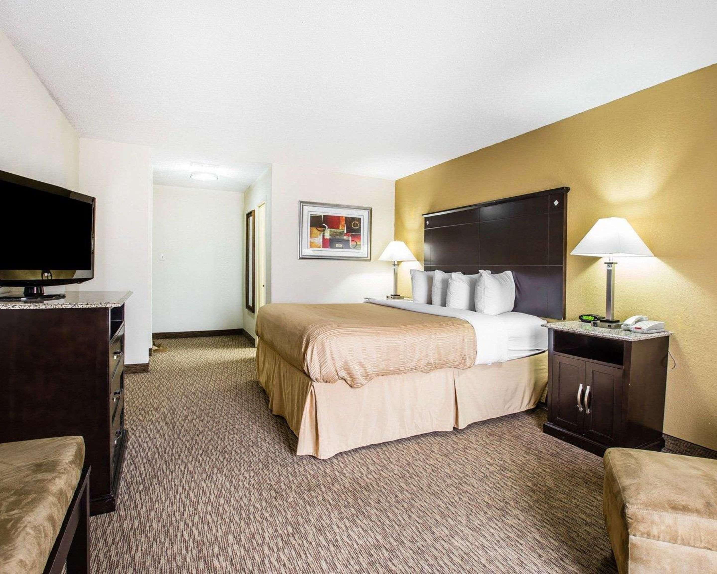 Quality Inn & Suites - Greensboro-High Point Экстерьер фото