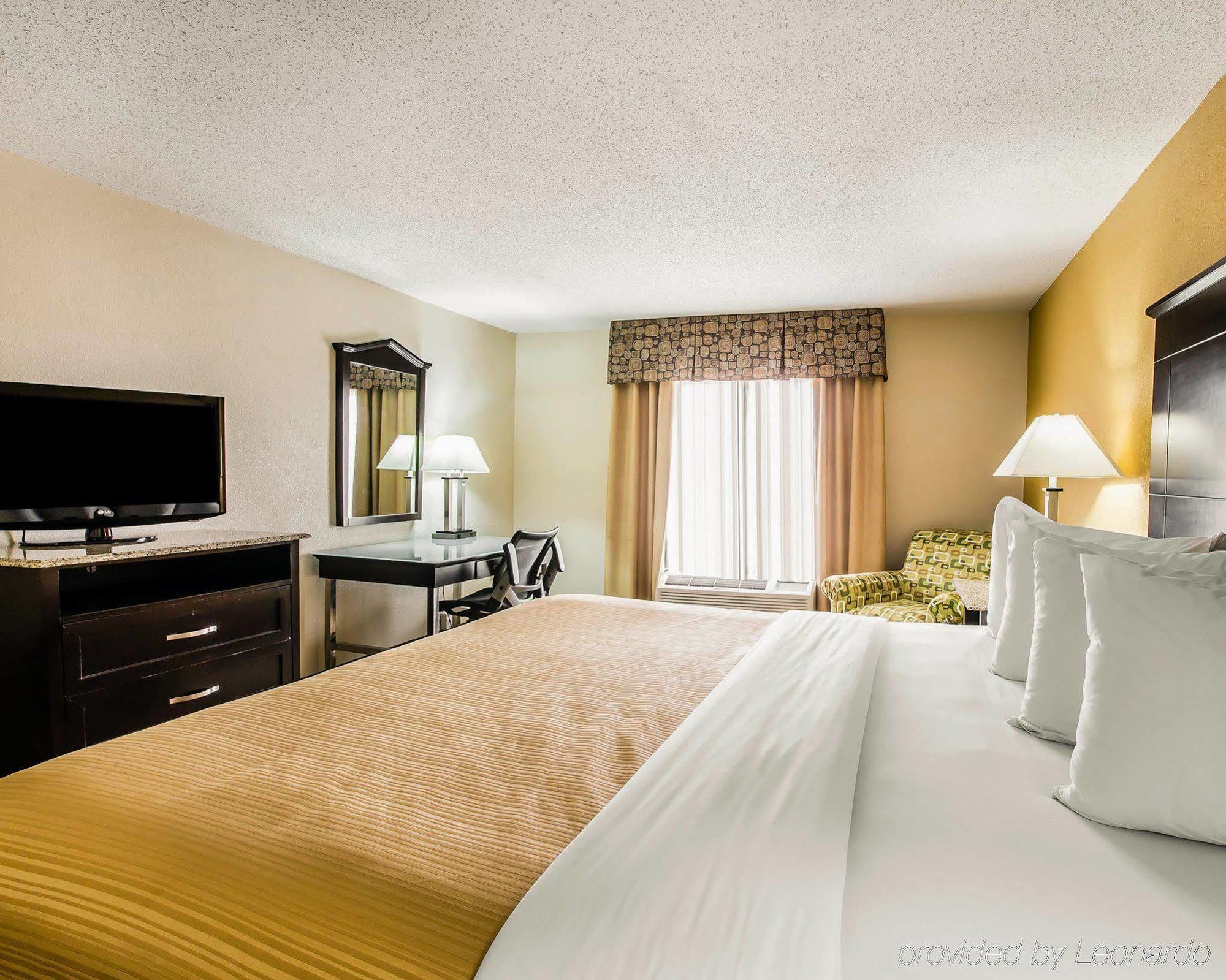 Quality Inn & Suites - Greensboro-High Point Экстерьер фото